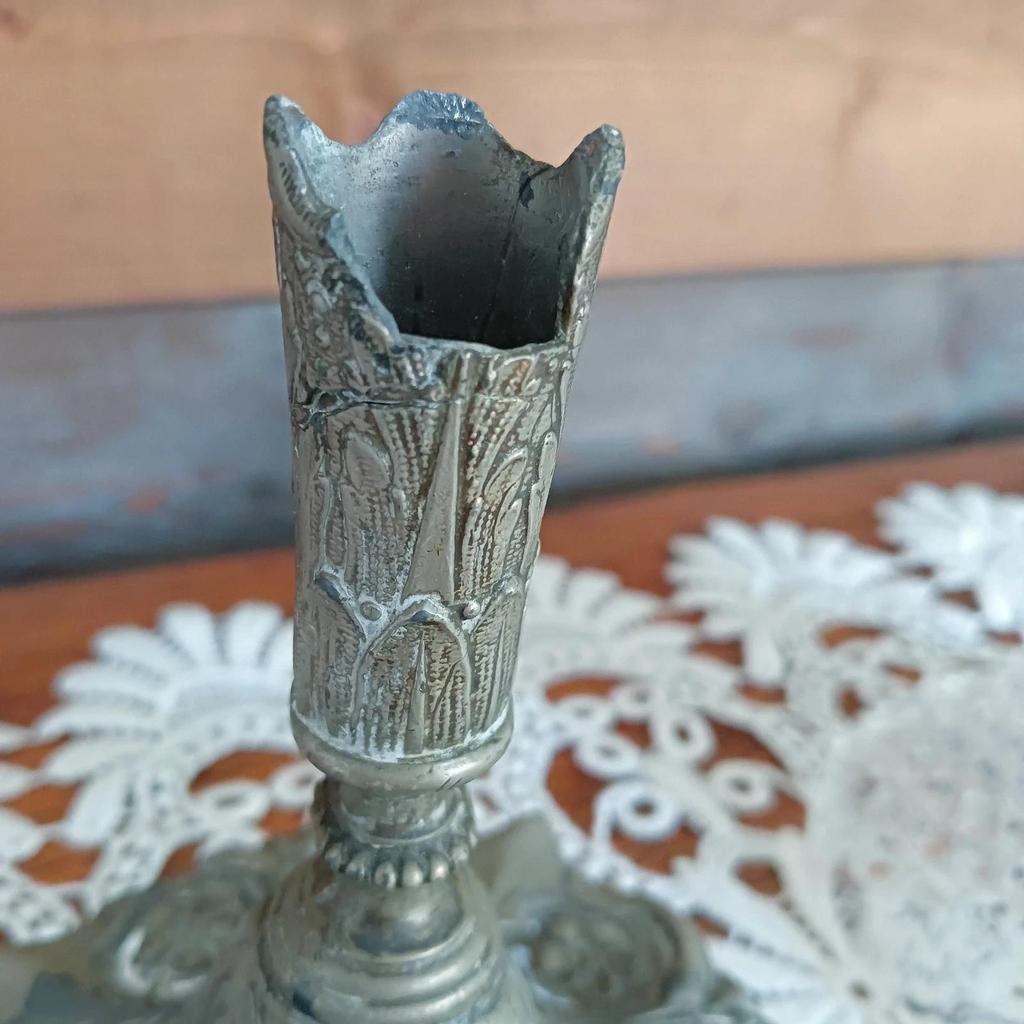 Très joli vase cornet