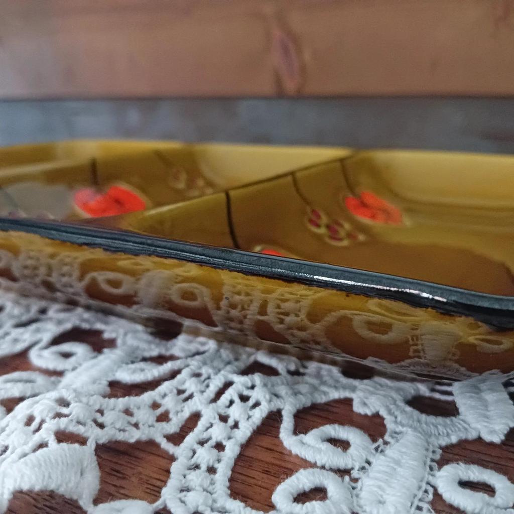 Très joli plat vintage Poët Laval