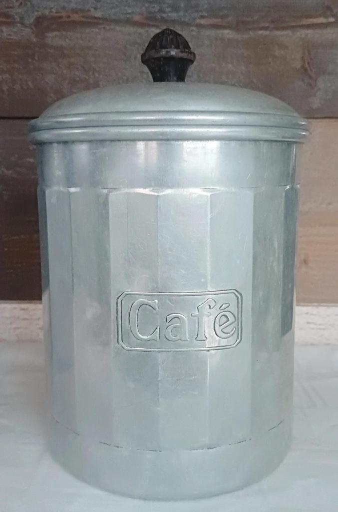 Pots en aluminium vintage