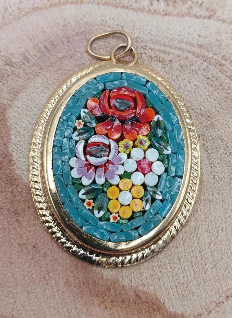 Très joli pendentif vintage