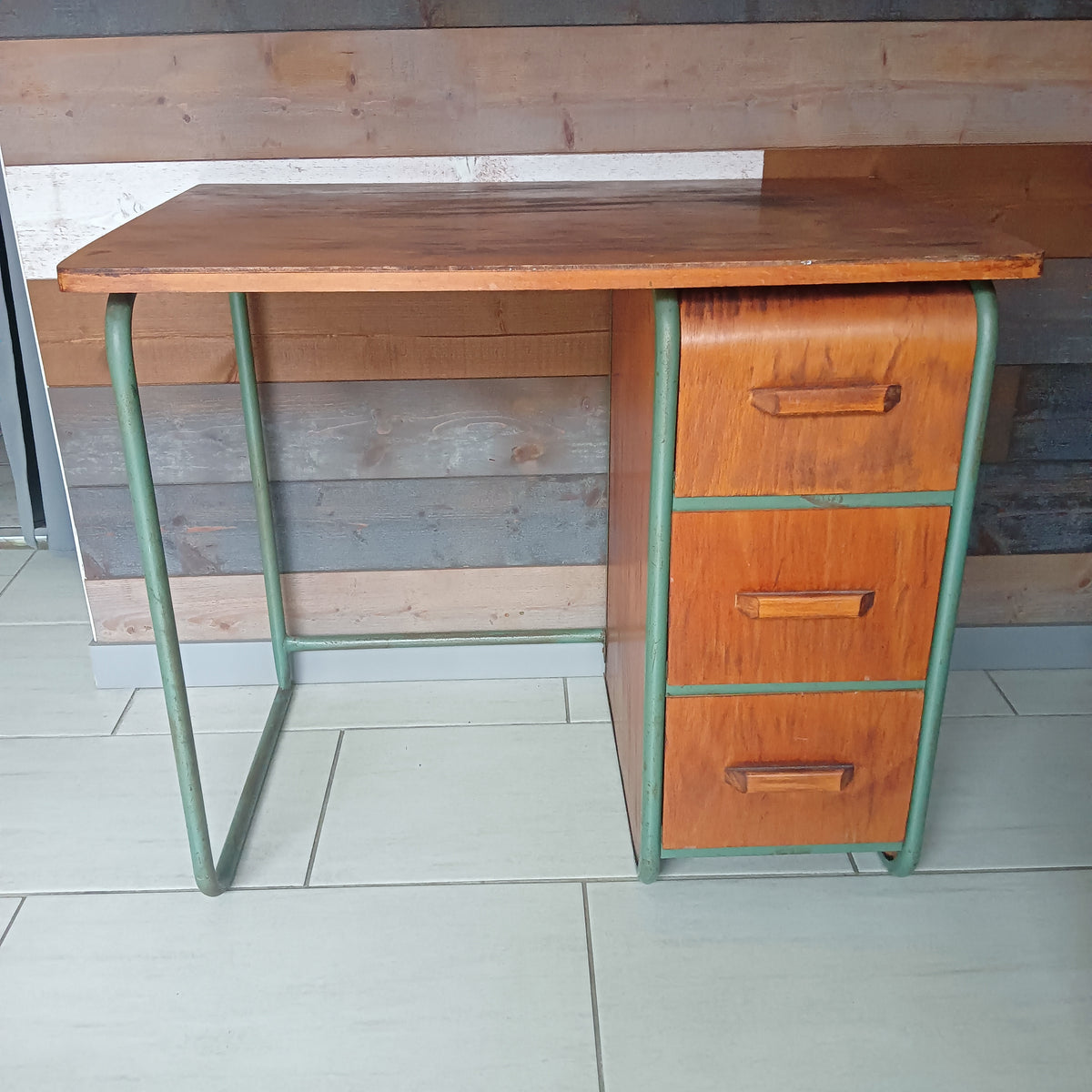 Magnifique bureau et chaise enfant vintage années 60