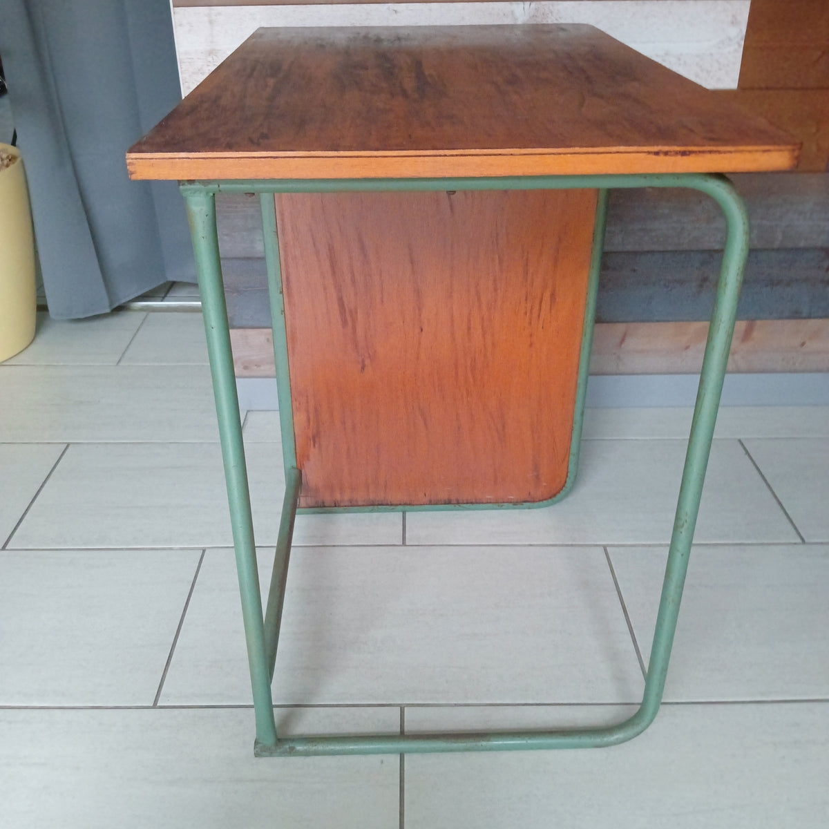 Magnifique bureau et chaise enfant vintage années 60