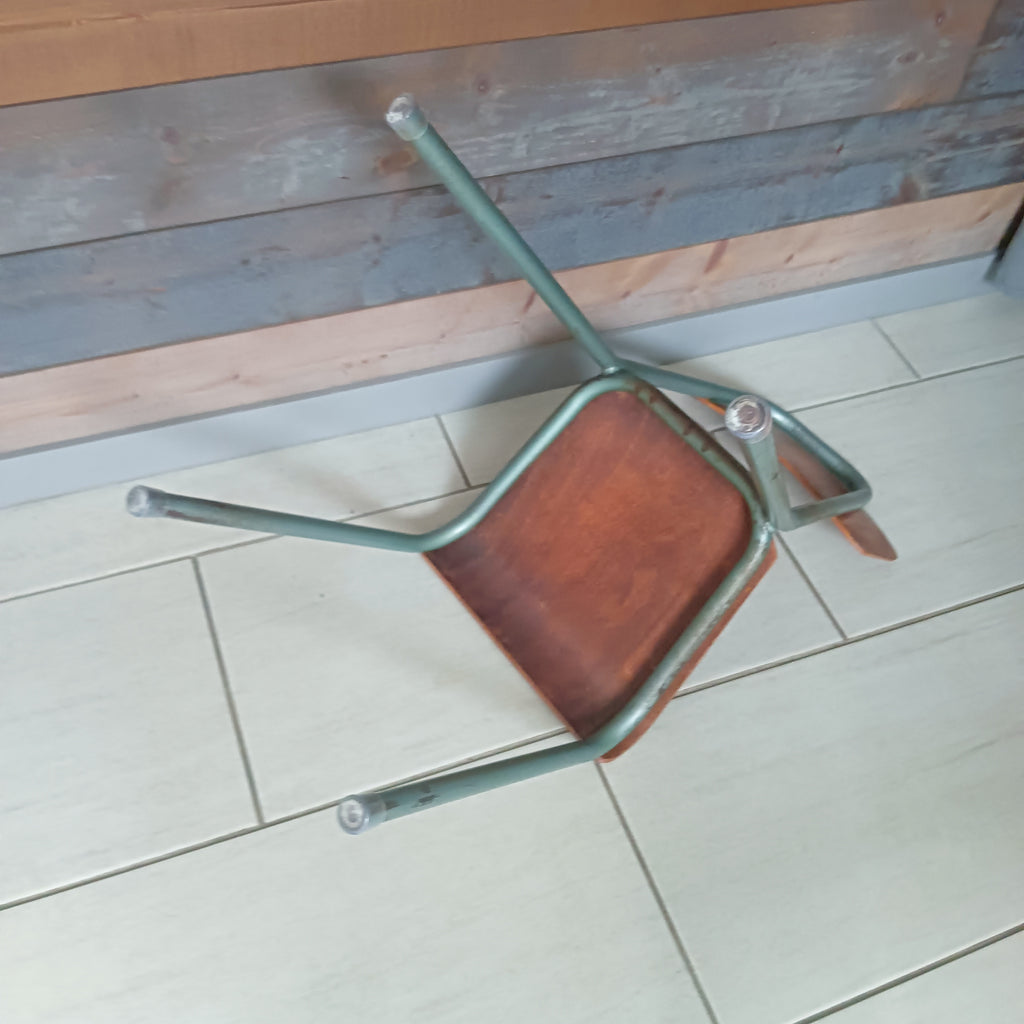 Magnifique bureau et chaise enfant vintage années 60