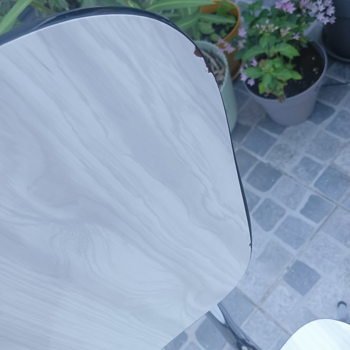 Lot de table et chaises en formica