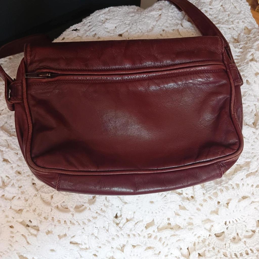 Très joli sac en cuir vintage