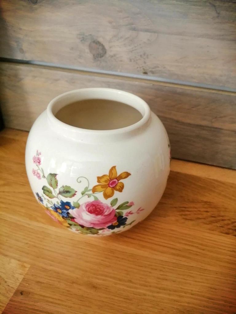 Ancien petit vase boule Sadler