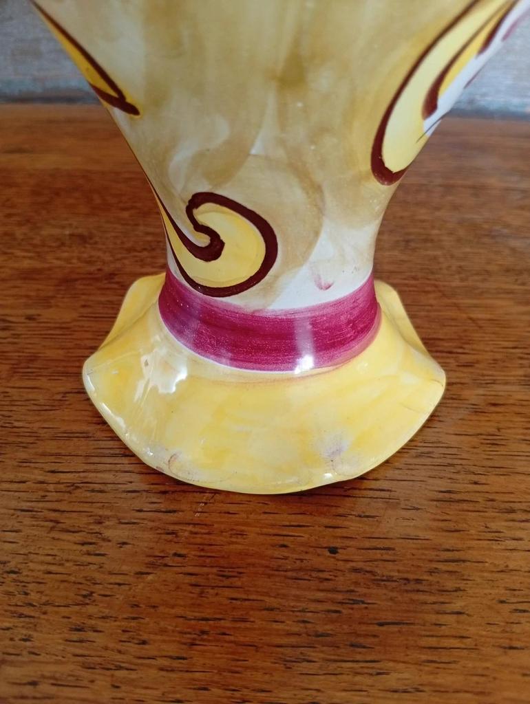 Joli vase en céramique