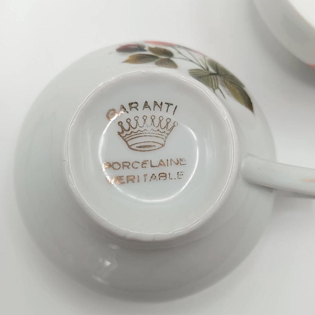 Lot de 4 très jolies tasses à café vintage