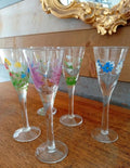 Très jolis verres à liqueur