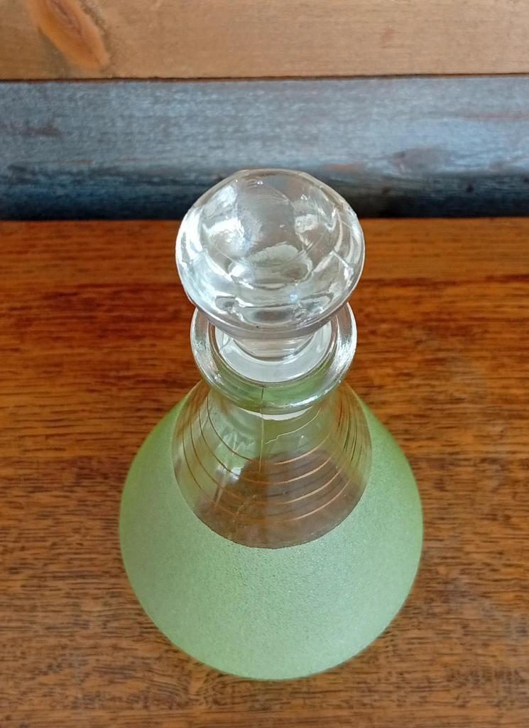 Très jolies carafes vintage