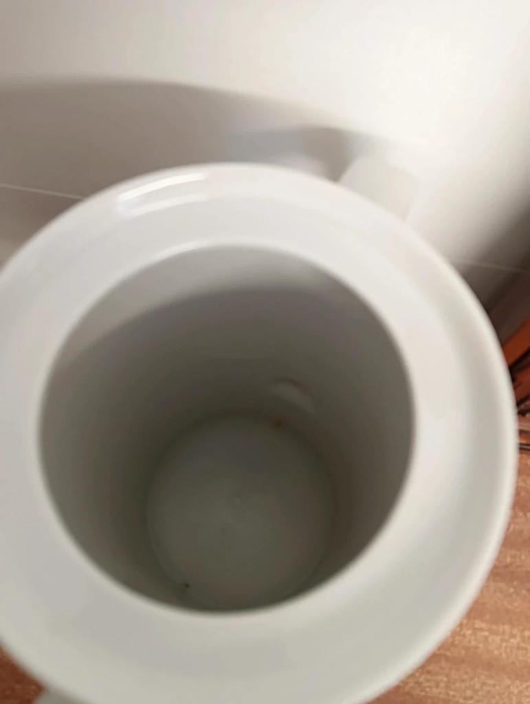 Très jolie ancienne cafetière vintage en porcelaine