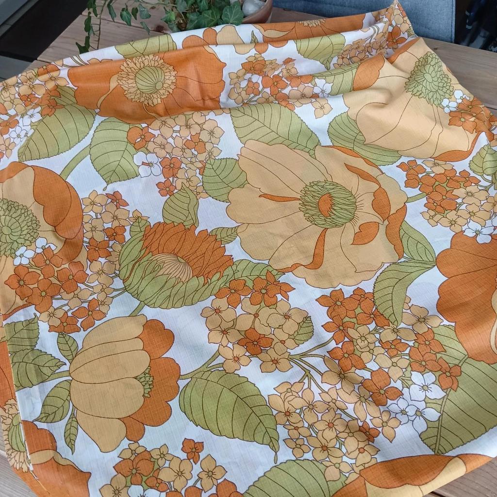 Très joli tissu vintage