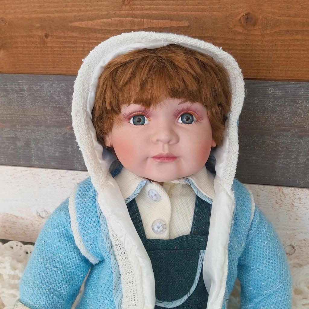 Ancienne poupée de collection Evelyn's Dolls
