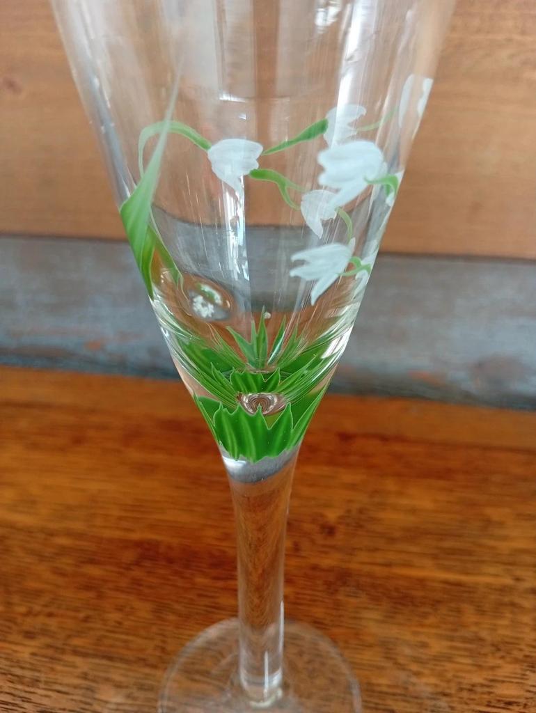 Très jolis verres à liqueur