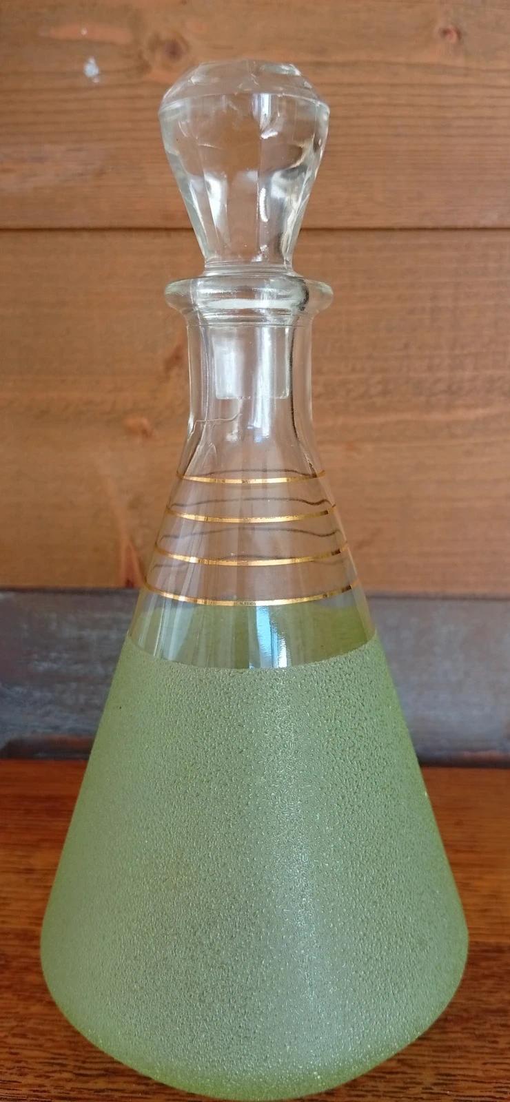 Très jolies carafes vintage