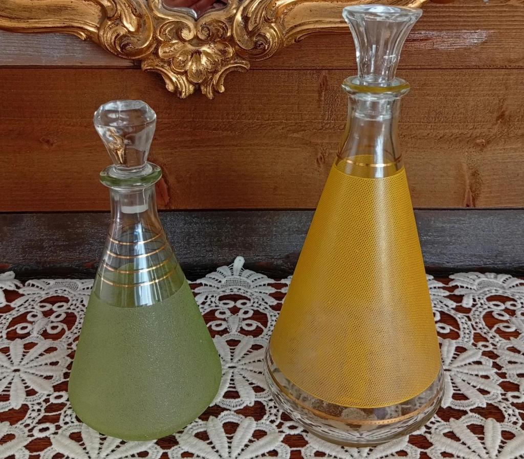 Très jolies carafes vintage