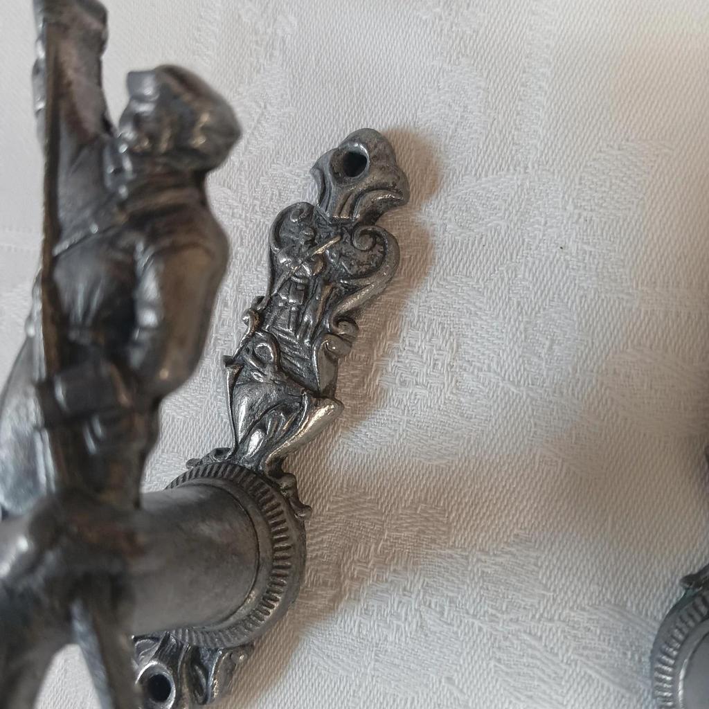 Très jolie paire de patères vintage