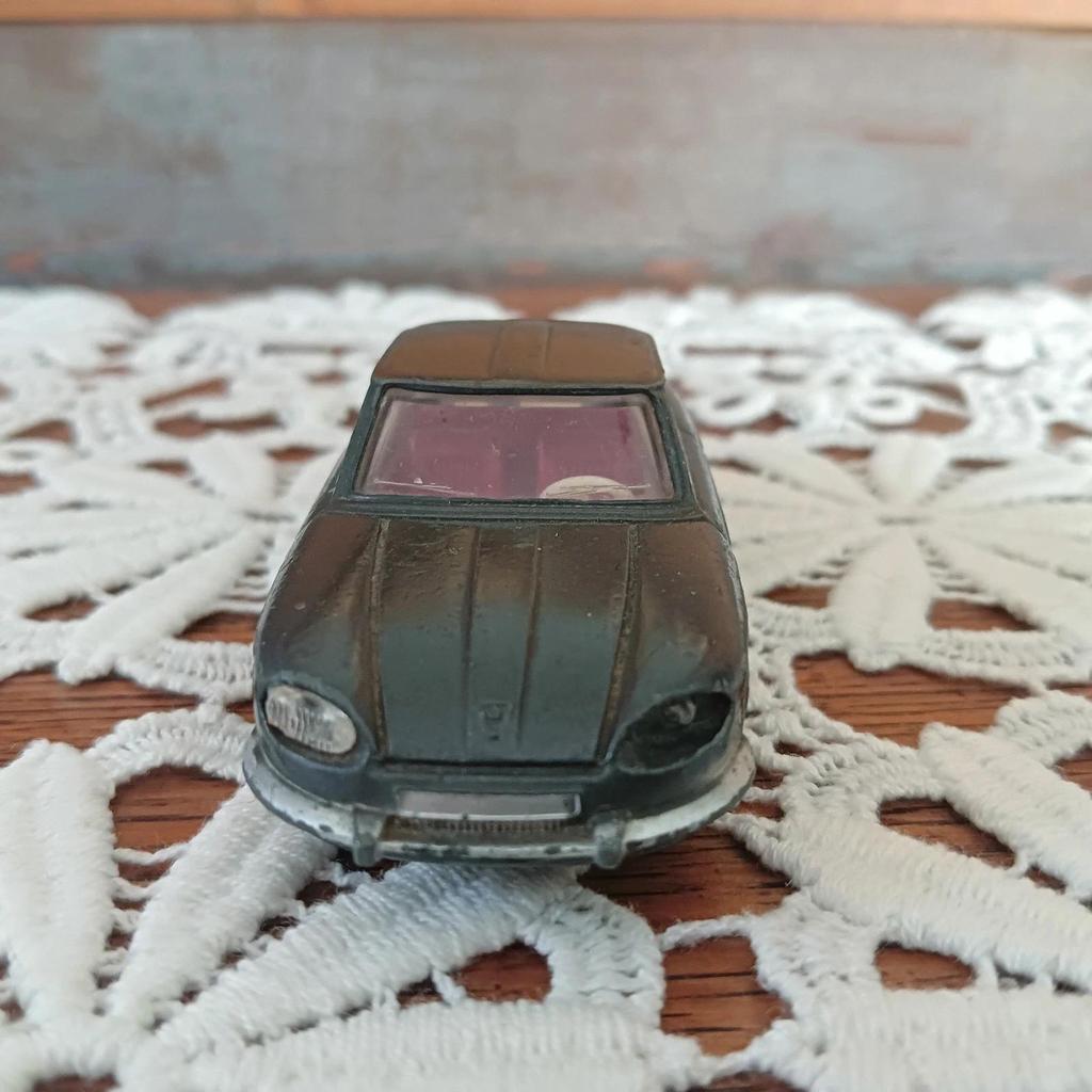 Panhard 24 Dinky Toys Meccano France