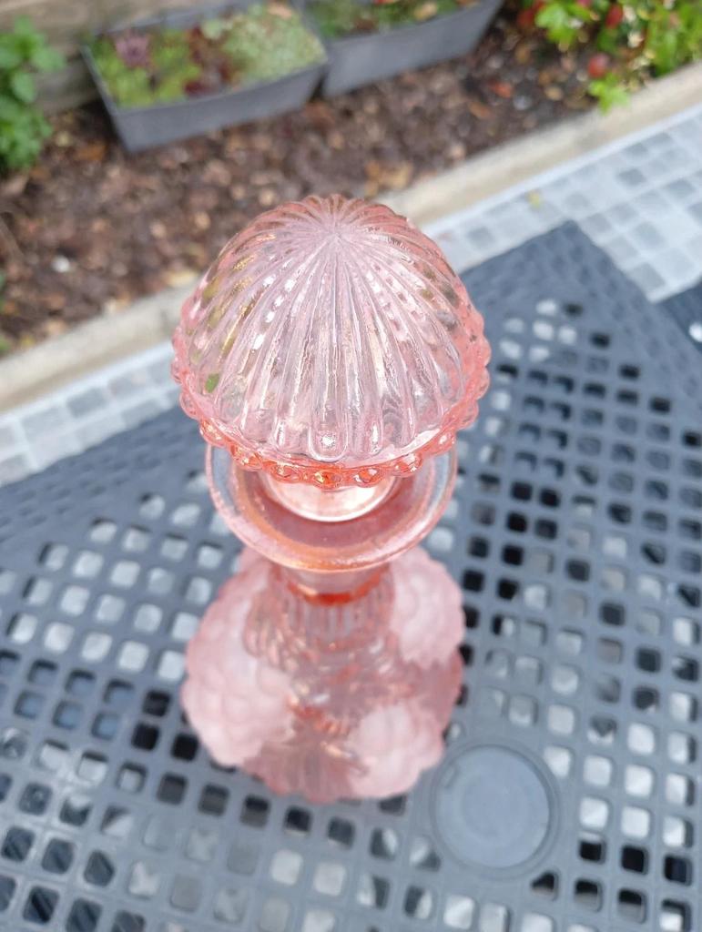 Très jolie ancienne carafe en verre dépoli