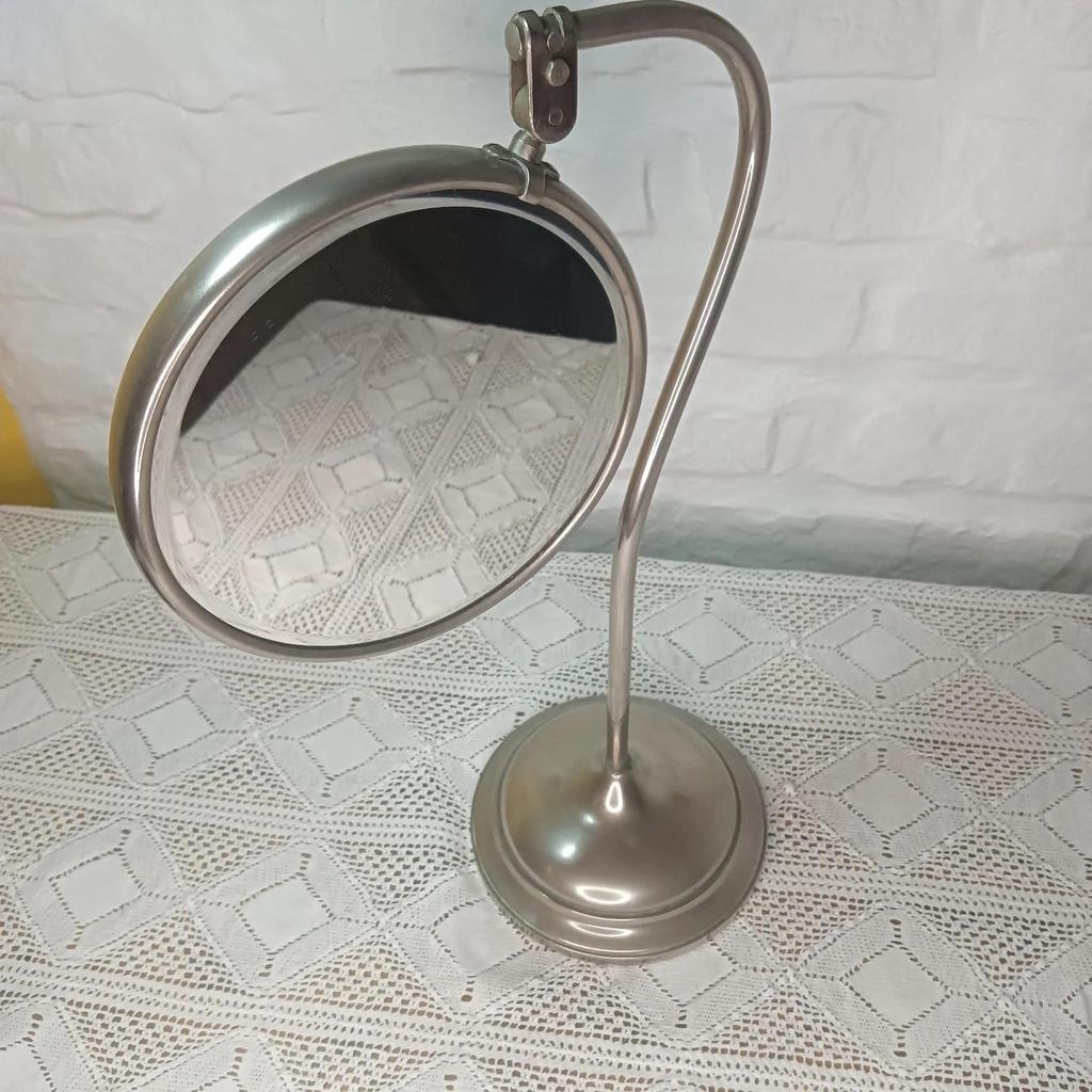 Très joli miroir de barbier vintage