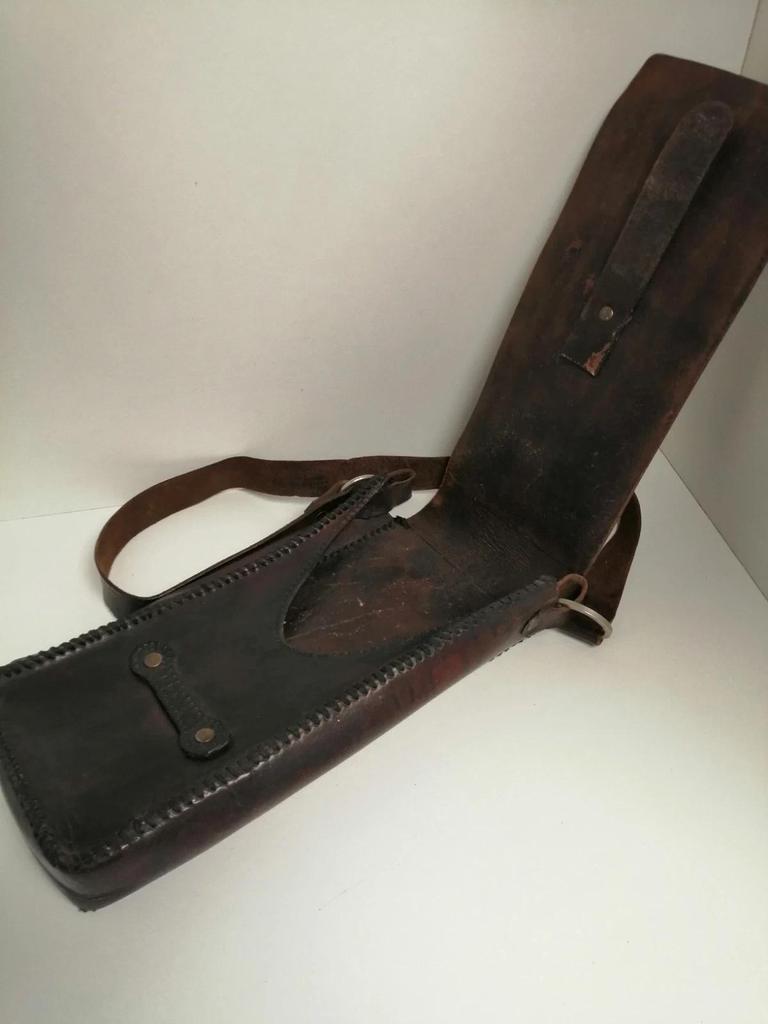 Ancienne sacoche en cuir vintage