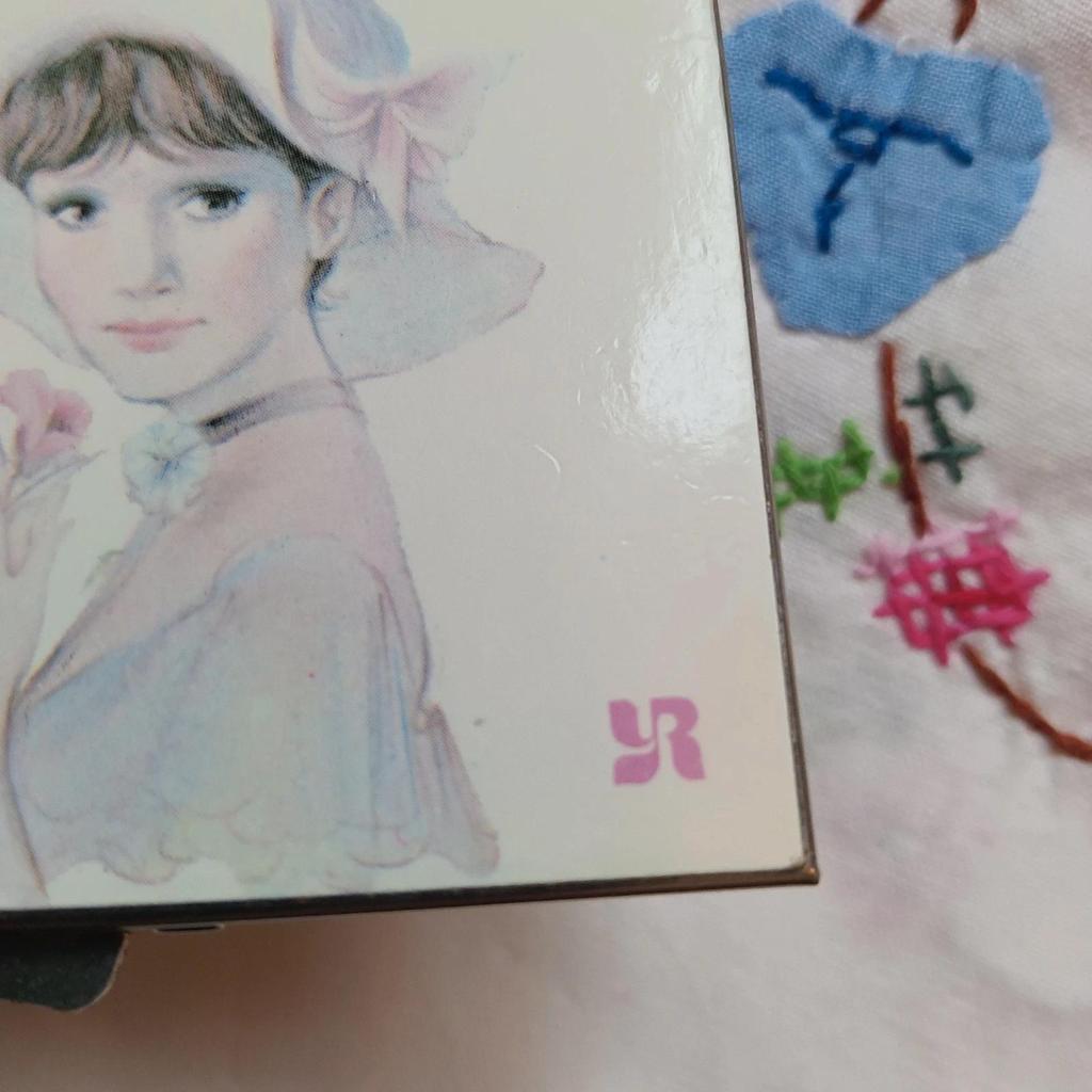 Très joli ancien miroir de poche vintage