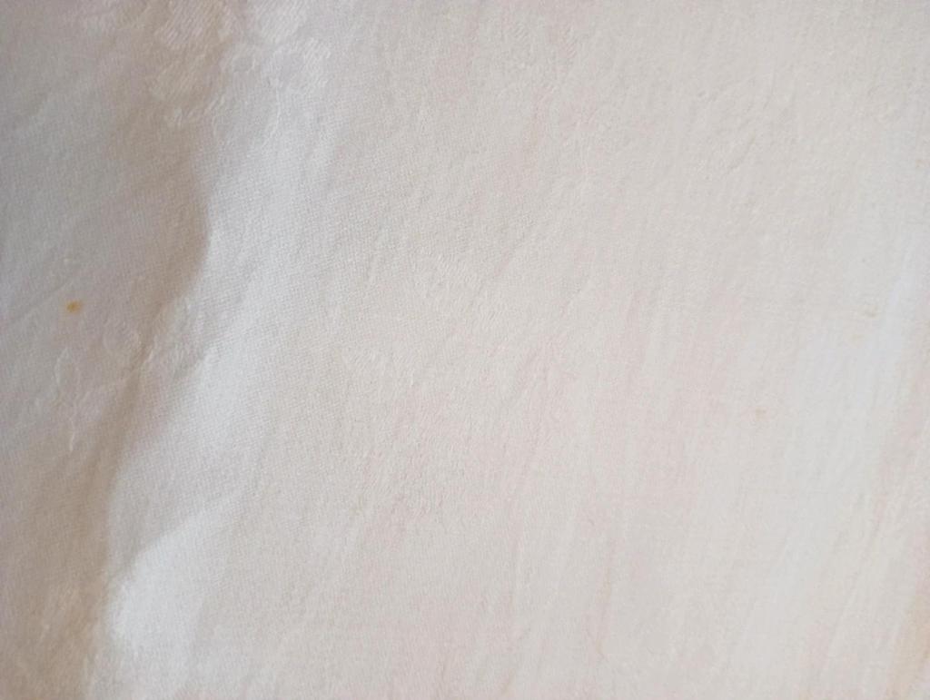 Ancienne nappe damassée avec monogramme