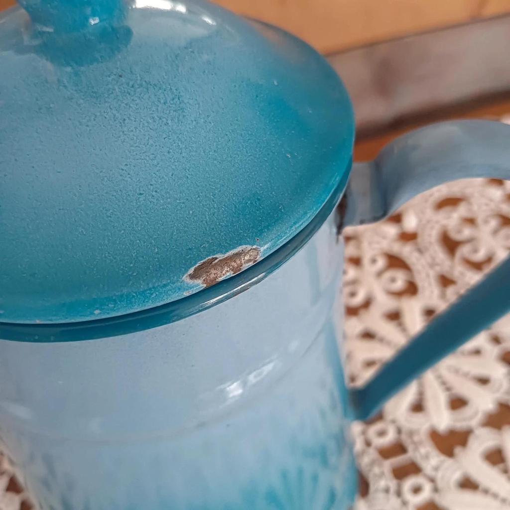 Magnifique ancienne cafetière en tôle émaillée