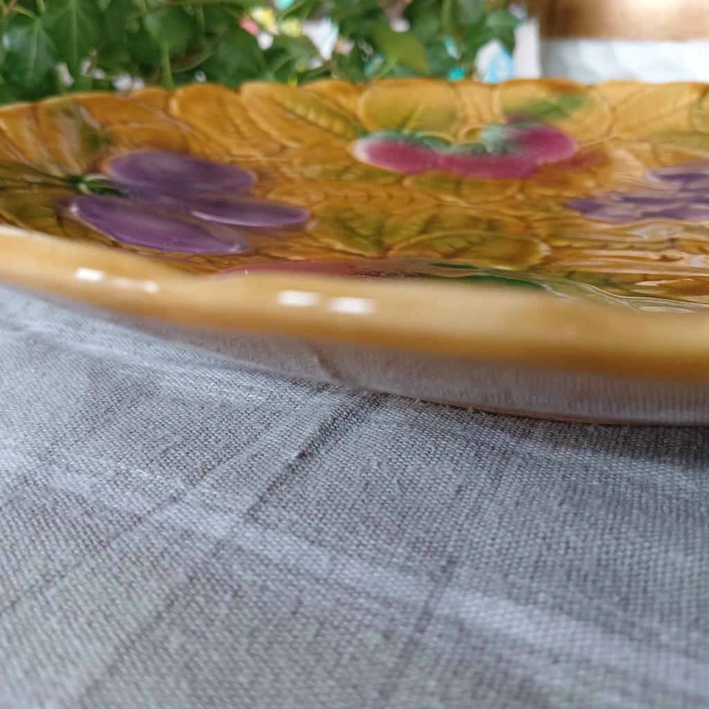 Très joli ancien plat ou coupe à fruits Sarreguemines
