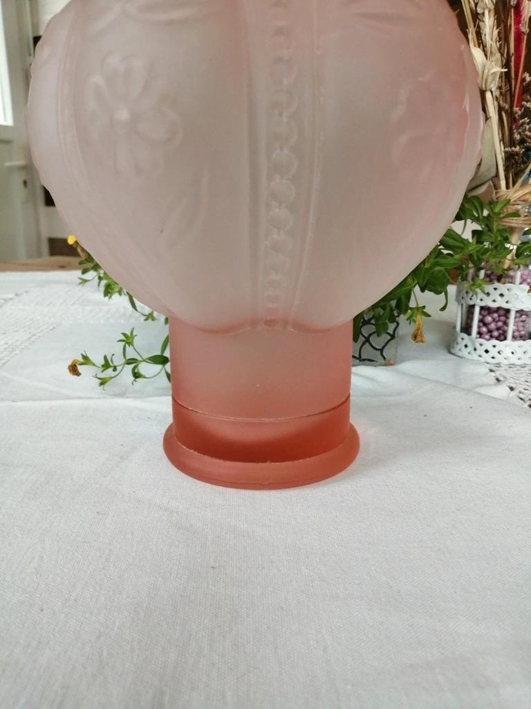 Ancien vase art déco en verre dépoli rose