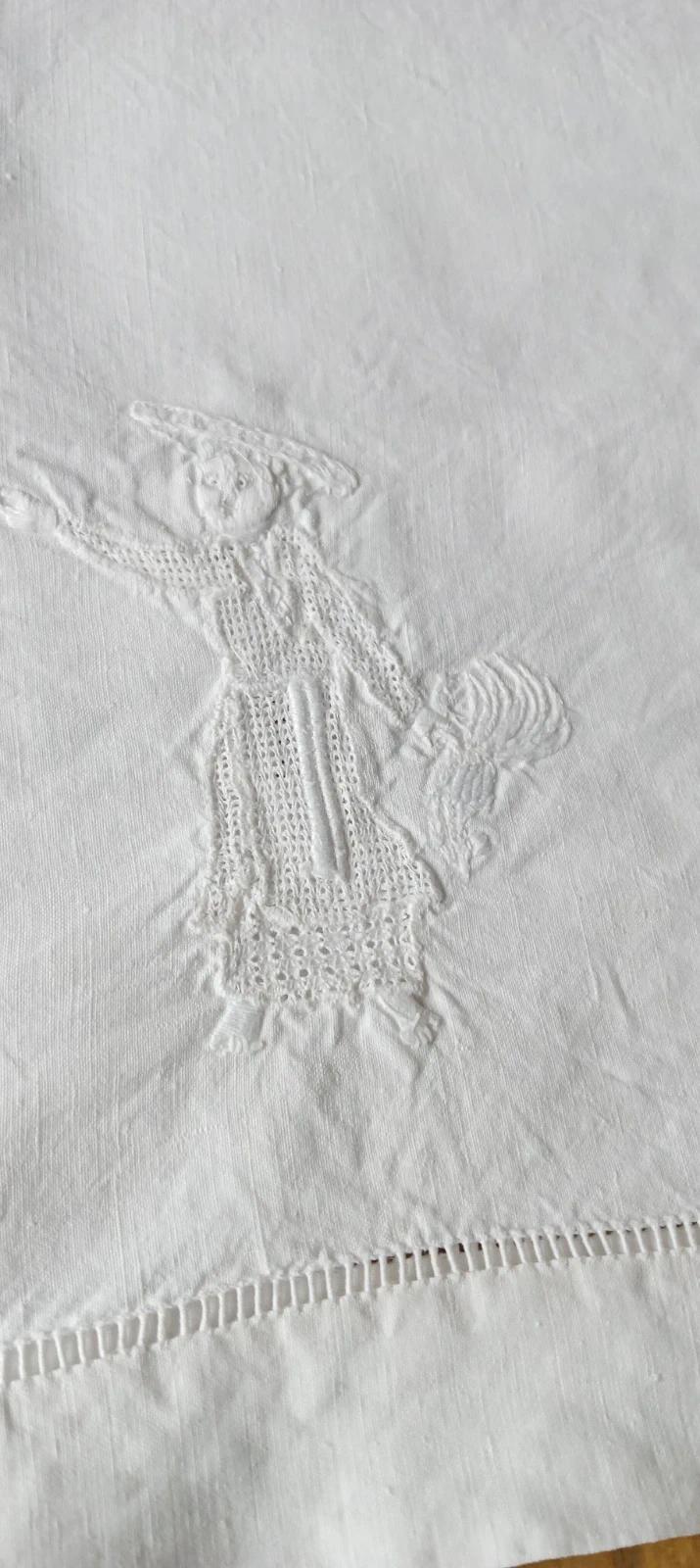 Très jolie ancienne nappe avec motifs asiatiques