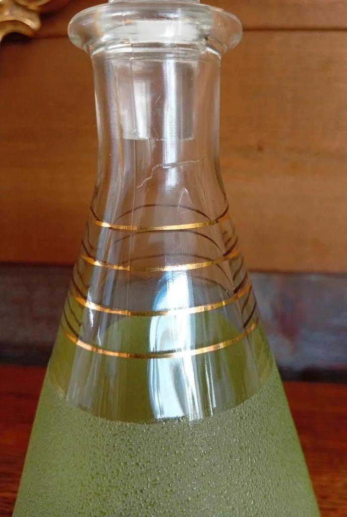 Très jolies carafes vintage