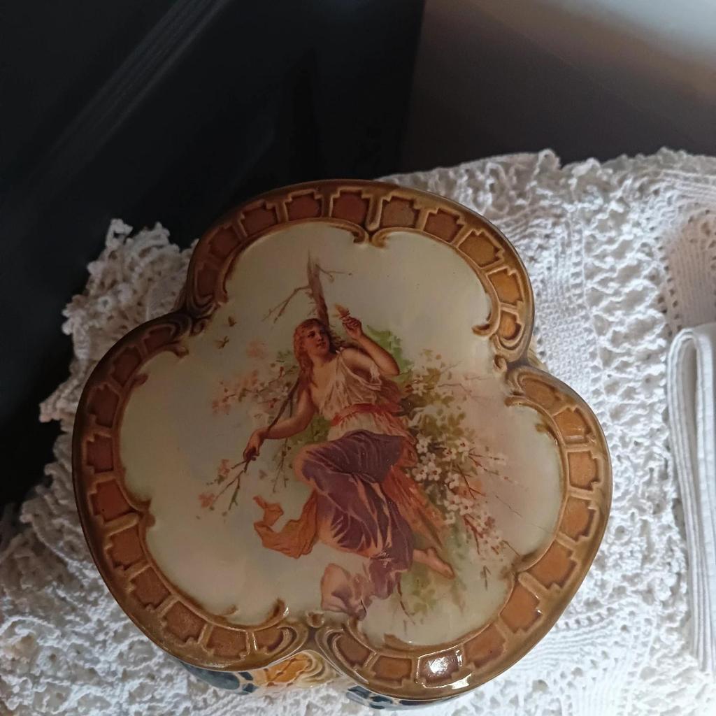 Très jolie ancienne boîte Olibet