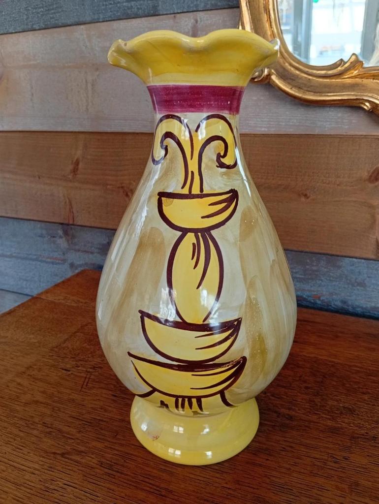 Joli vase en céramique