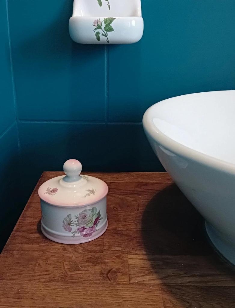 🌹Très joli pot en porcelaine vintage 🌹