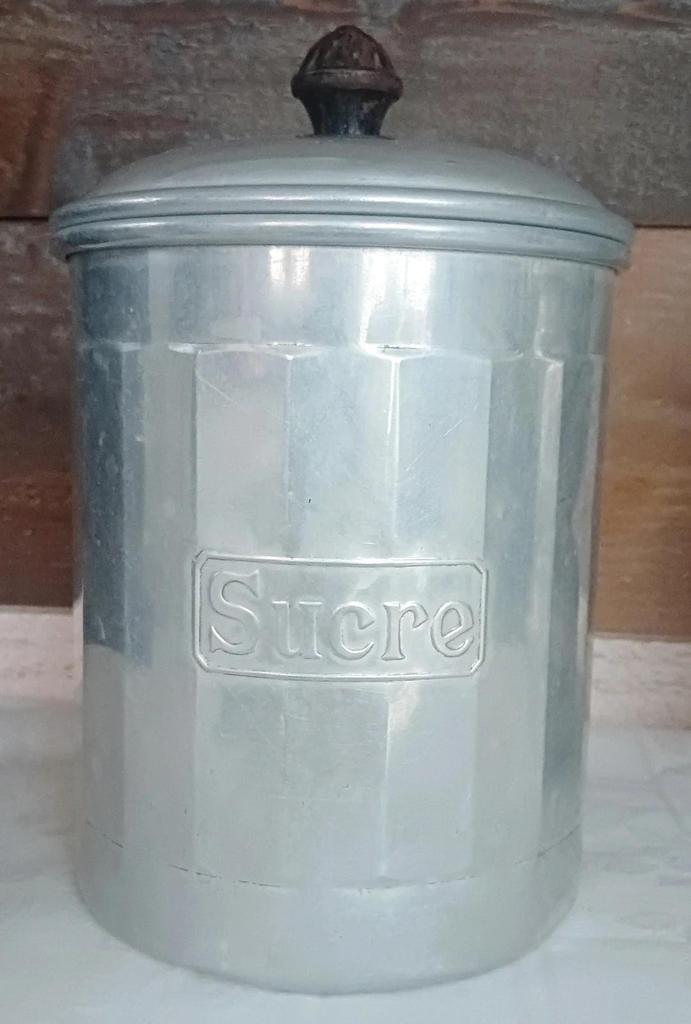 Pots en aluminium vintage