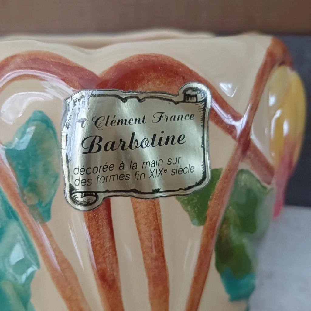 Très joli ancien grand vase St Clément en barbotine