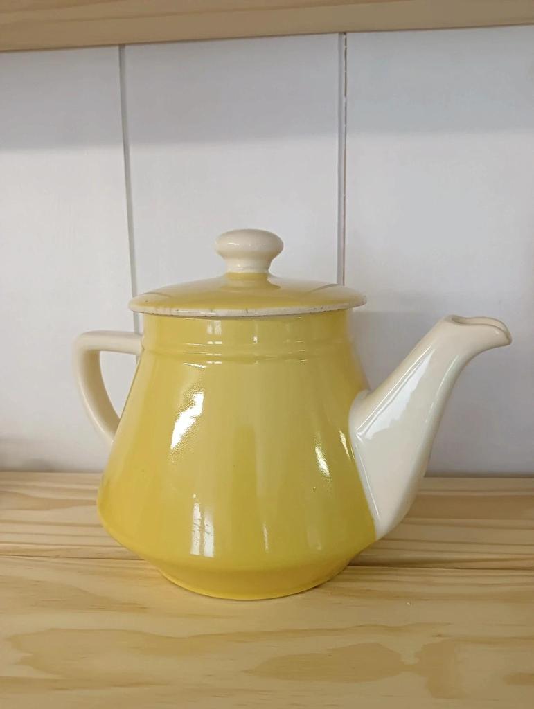 Très jolie ancienne théière Villeroy et Boch jaune et blanche