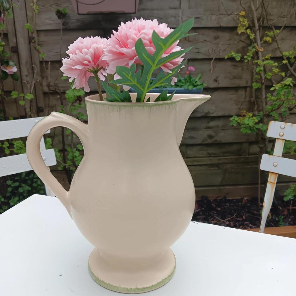 Très joli pichet vase vintage