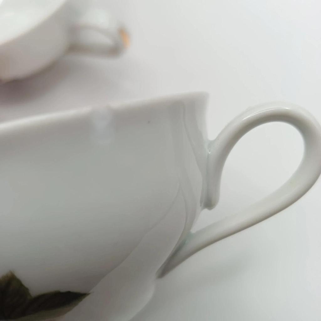 Lot de 4 très jolies tasses à café vintage
