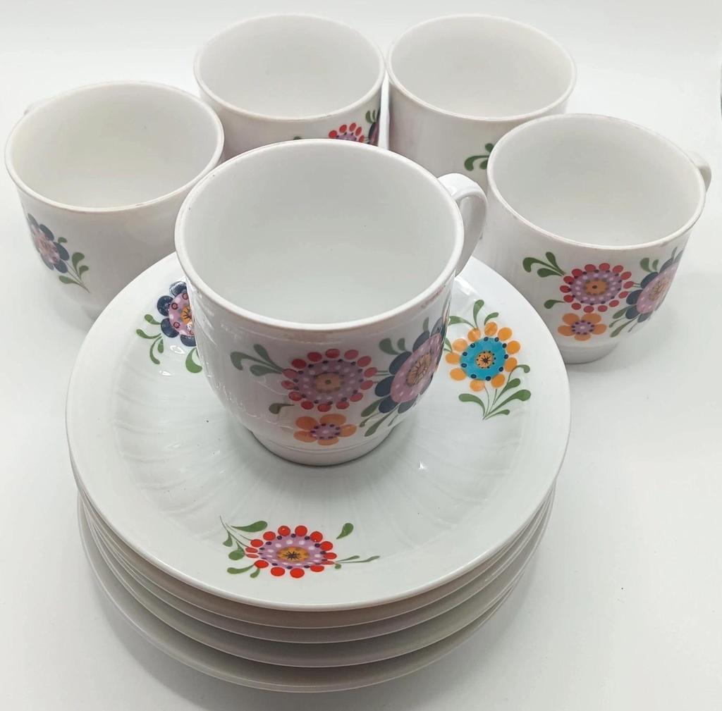 Très jolis tasses à café vintage
