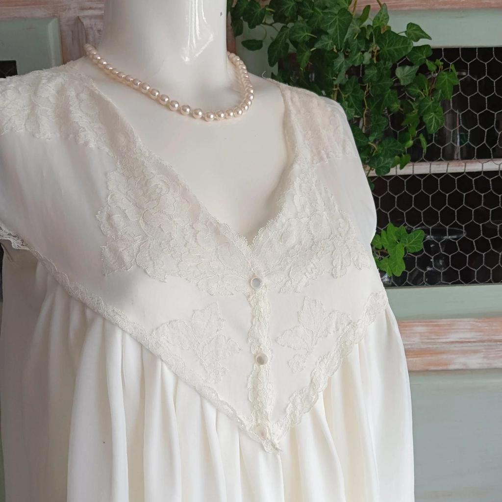 🌸très jolie ancienne chemise de nuit🌸