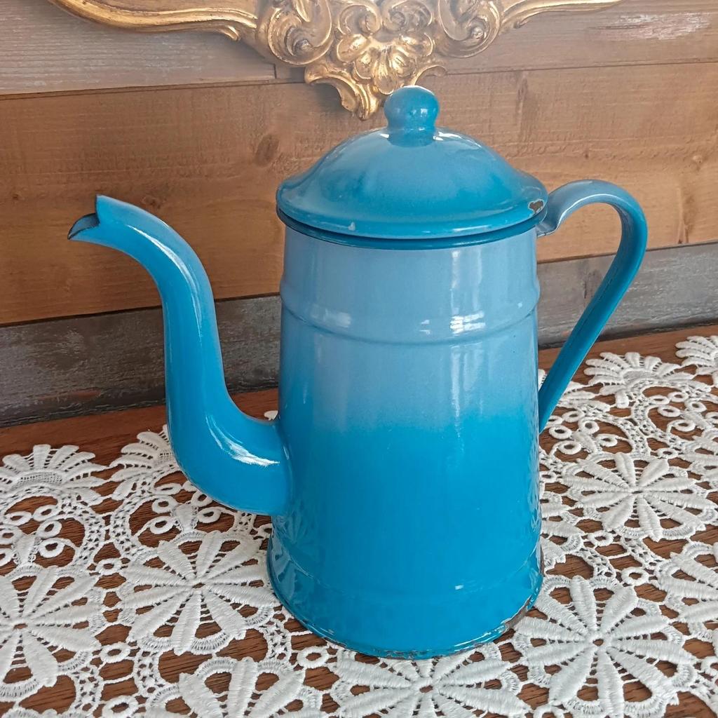 Magnifique ancienne cafetière en tôle émaillée