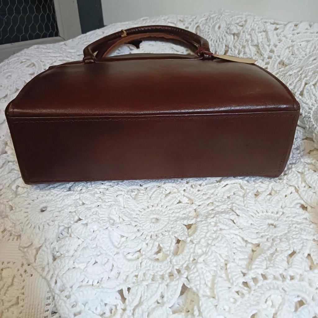 Très joli sac en cuir vintage