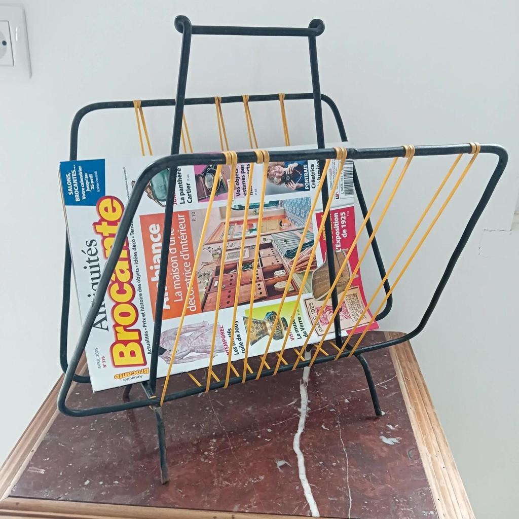 Très joli porte revues/magazines vintage