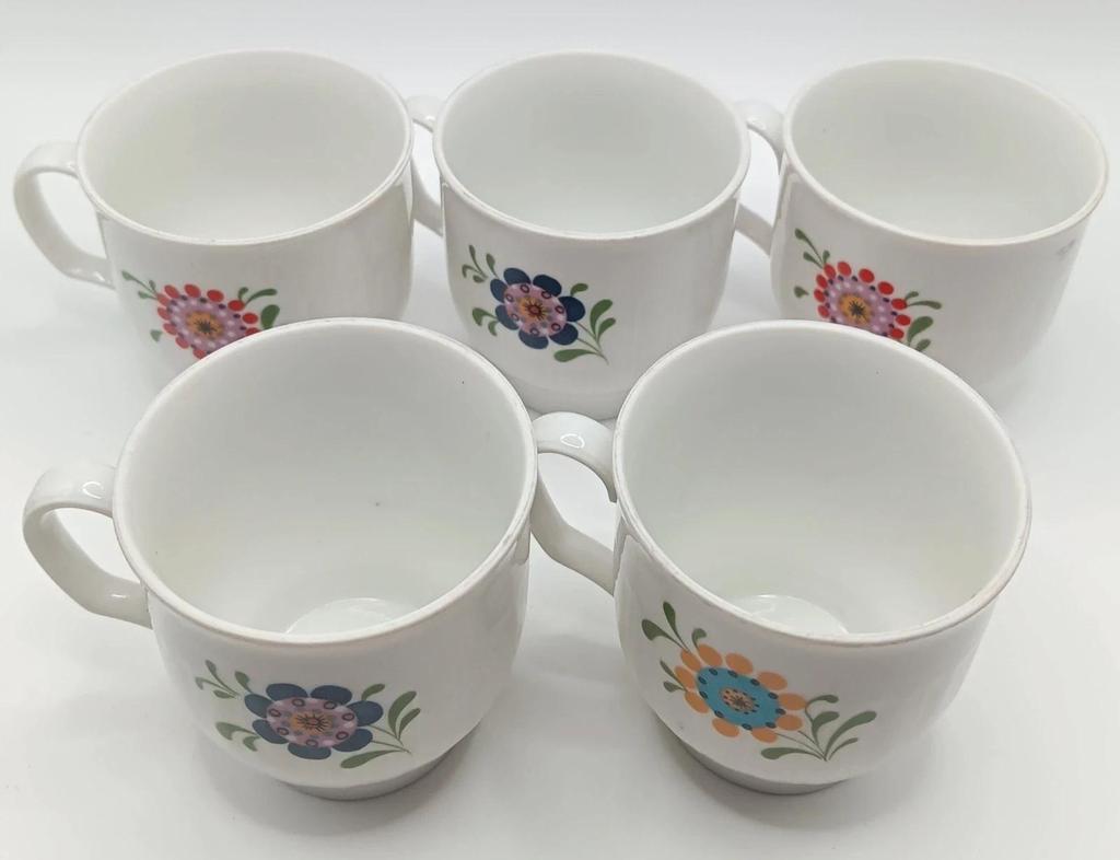 Très jolis tasses à café vintage