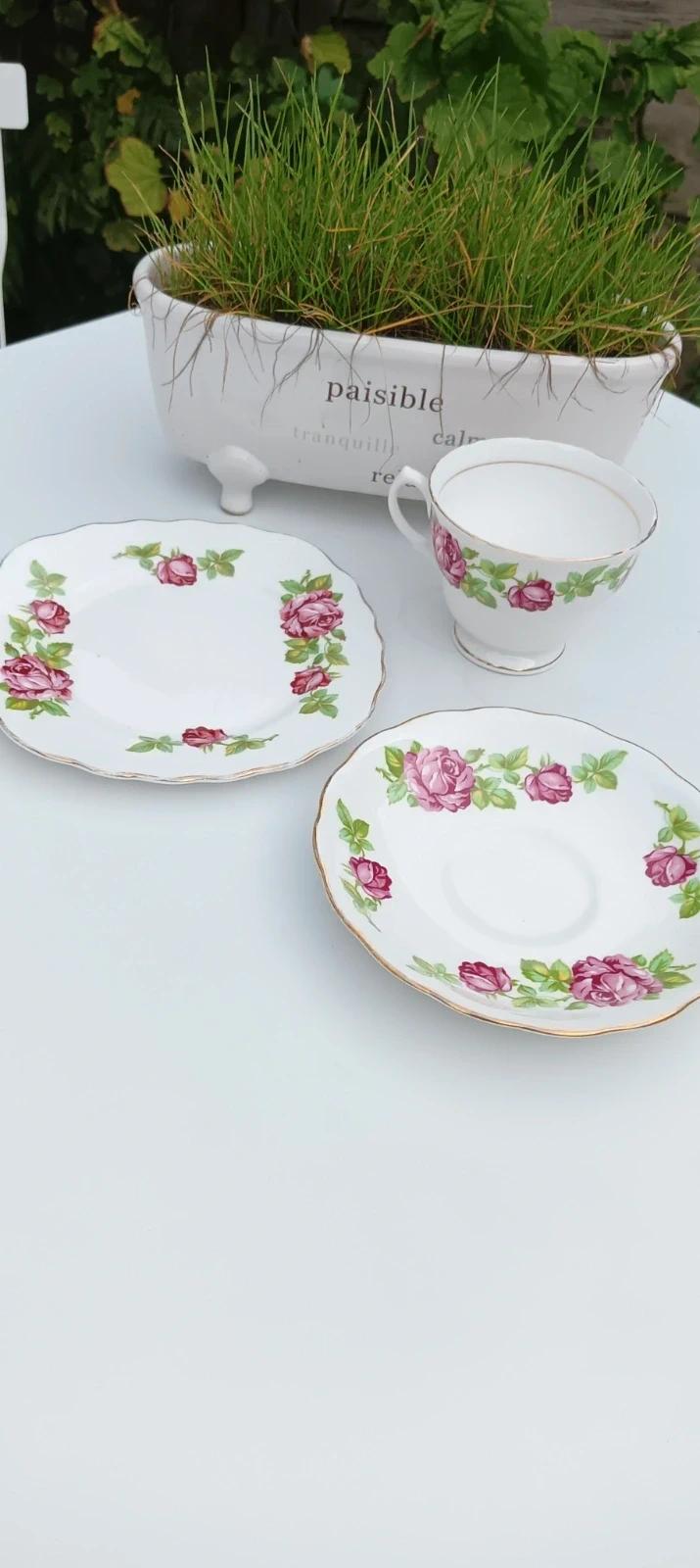 Très joli ancien set à thé et dessert porcelaine anglaise
