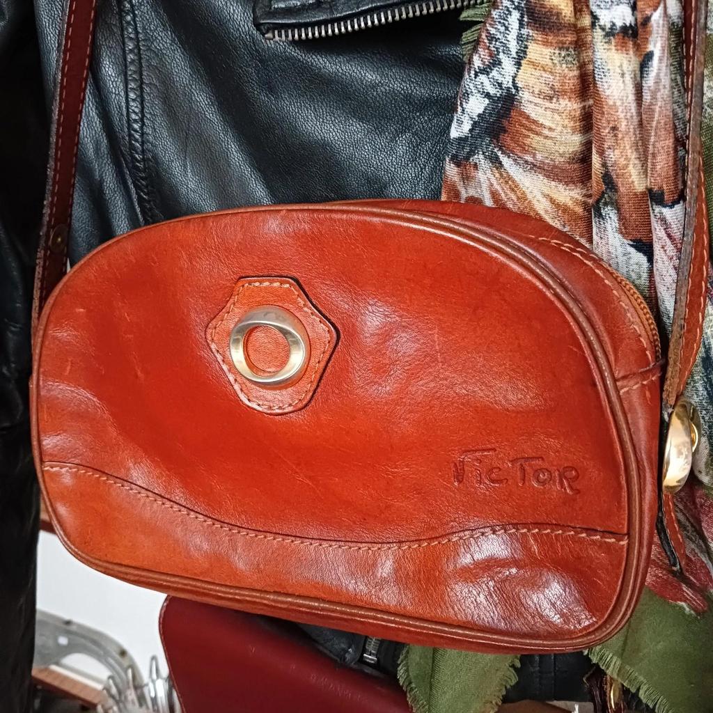 Très joli ancien sac à main vintage Victor en cuir