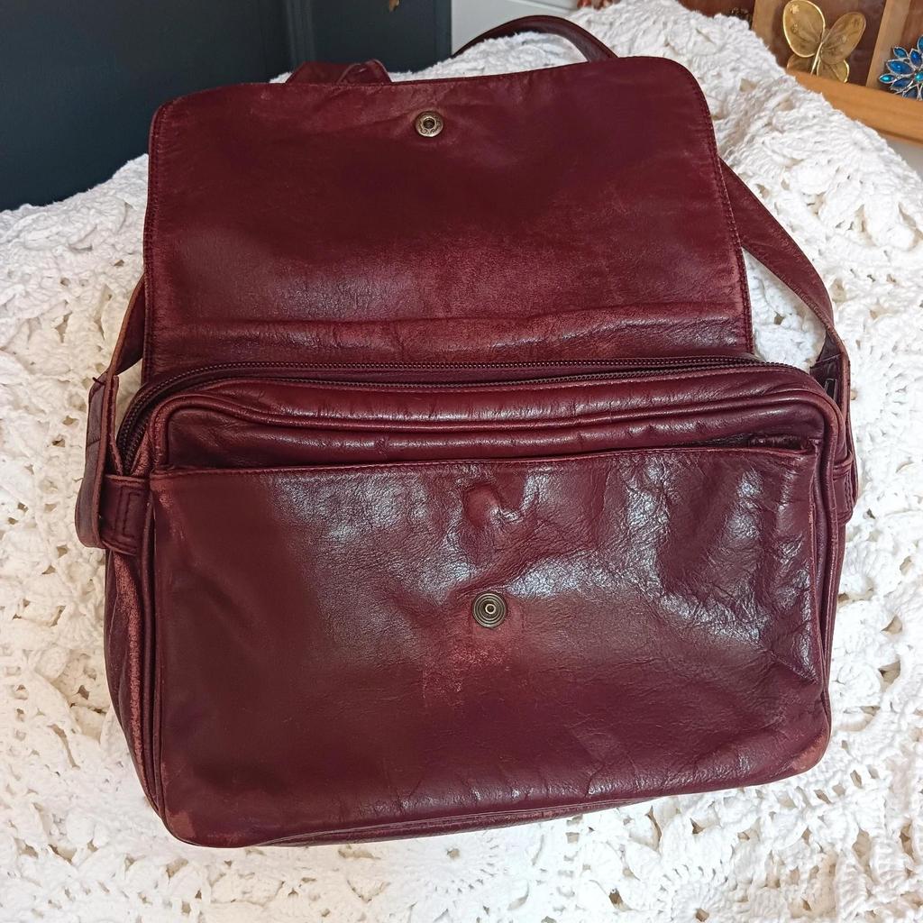 Très joli sac en cuir vintage