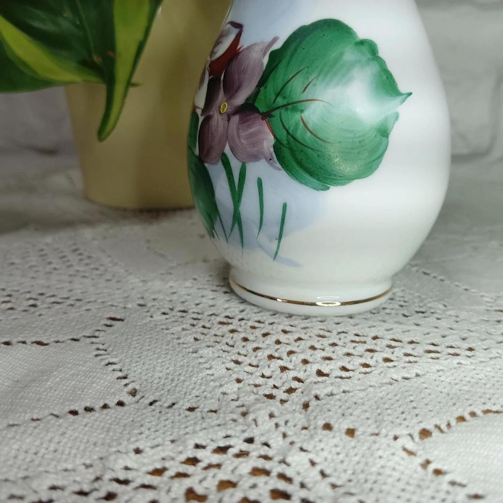 Très joli soliflore vintage en opaline